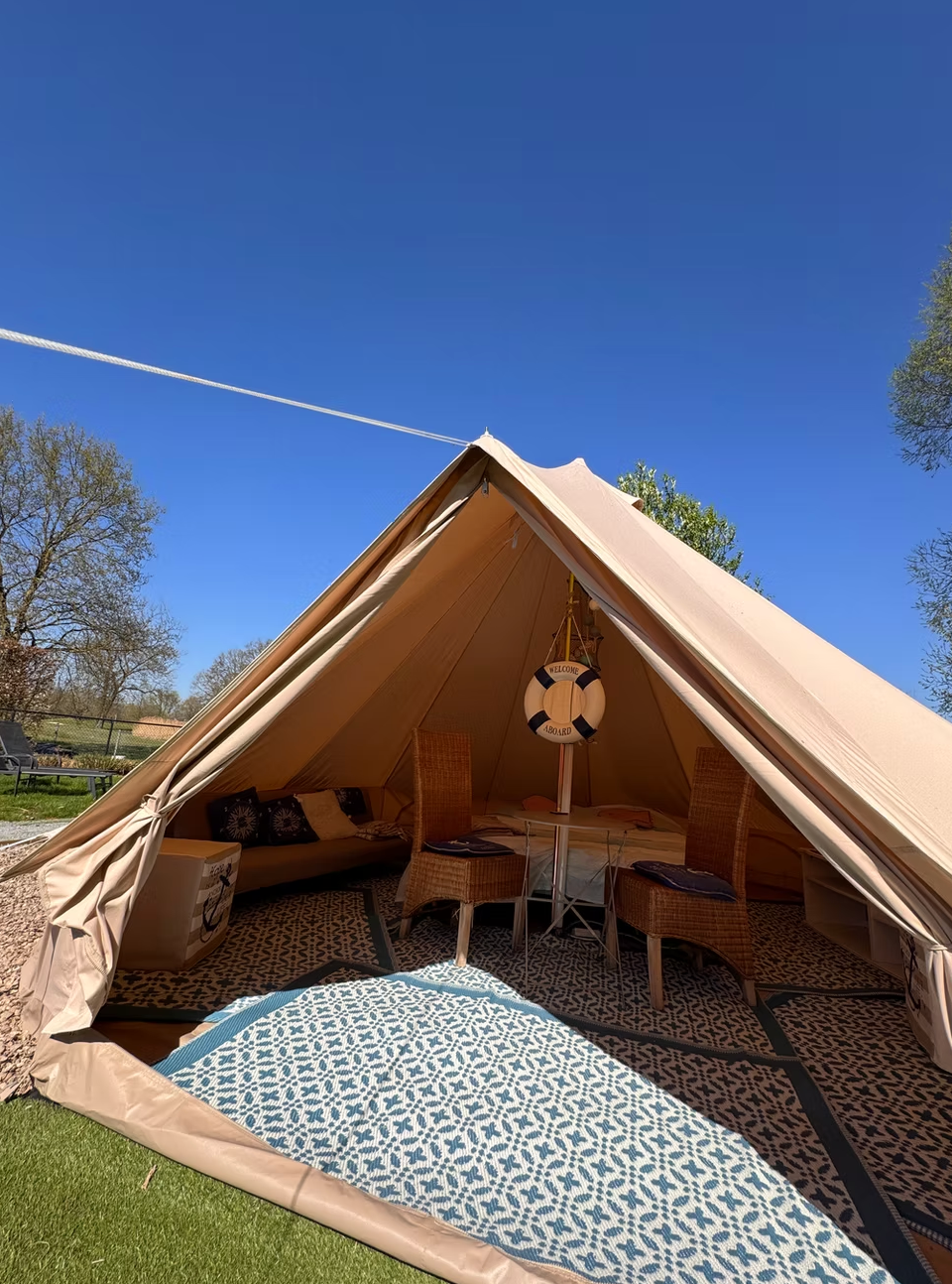 Tipi tent