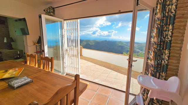 Toegangt tot grote terras van vakntiehuis