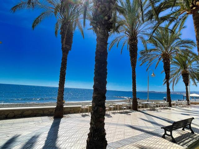 Direct aan het strand