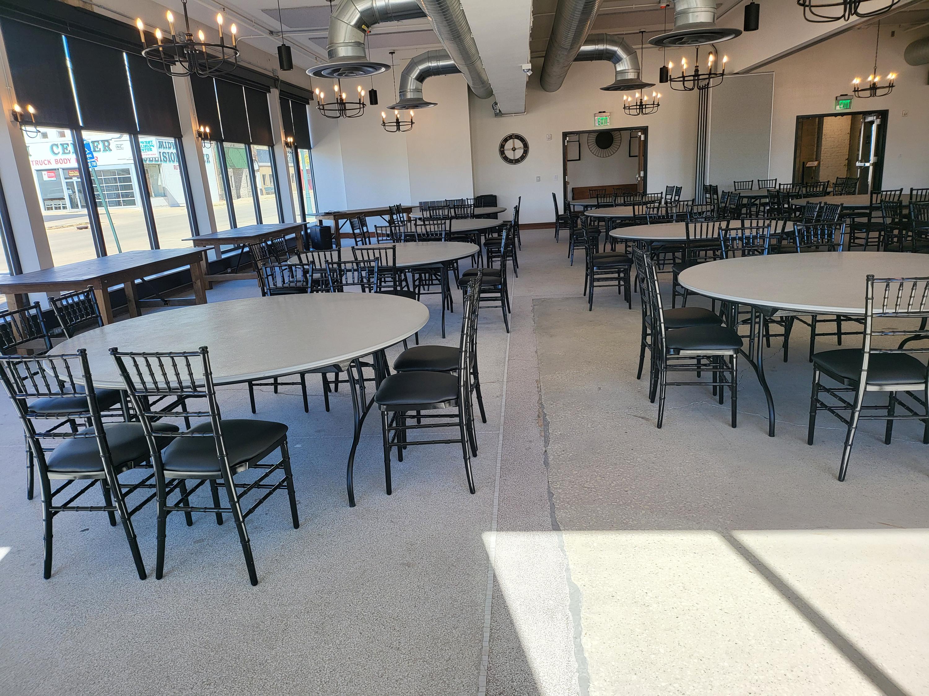 Half 1st floor conference, no bar