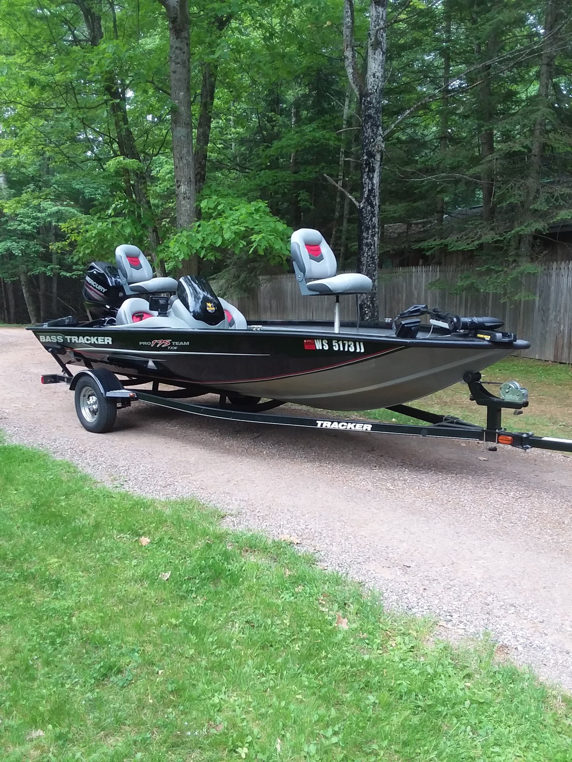 17.5 foot Bass Tracker Fishing boat | Twin Waters Rentals
