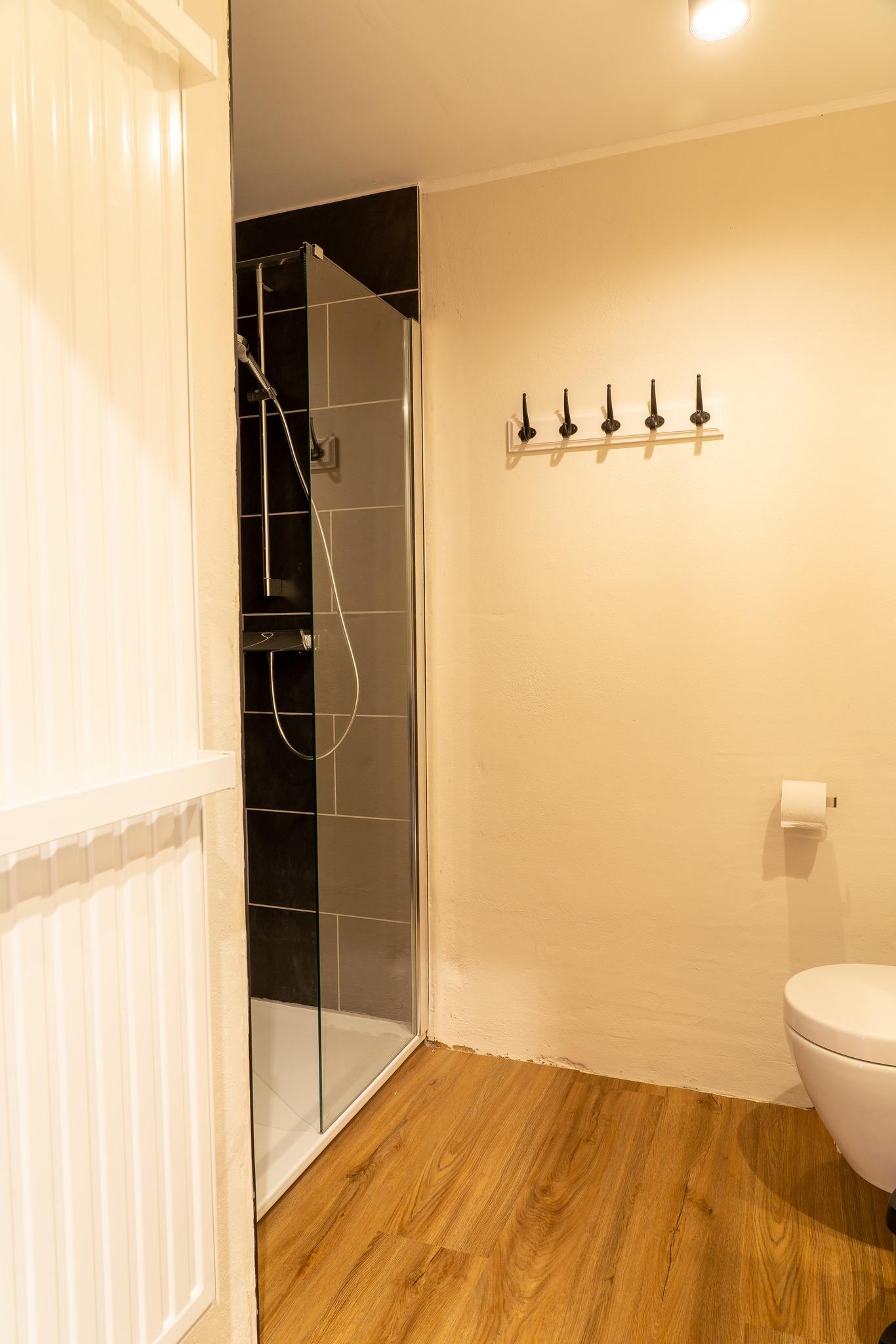 Badkamer met douche