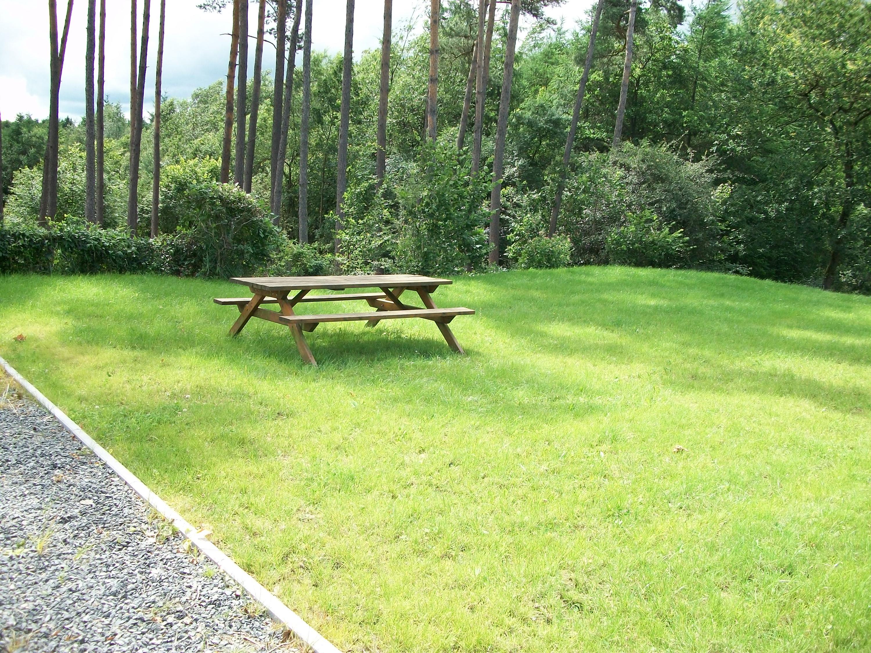 De mooie afgesloten tuin
