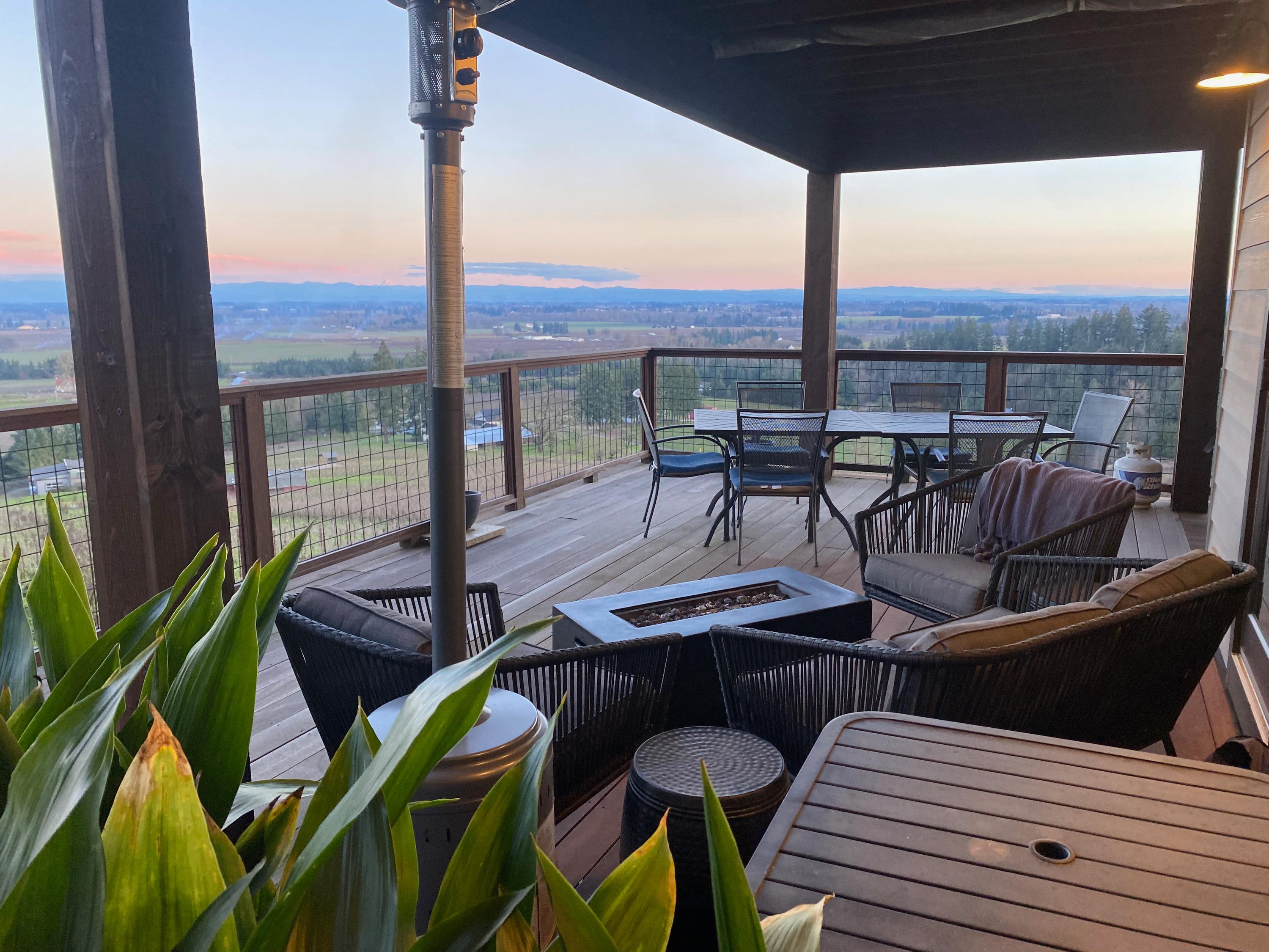Breakfast Deck Outdoor Dining