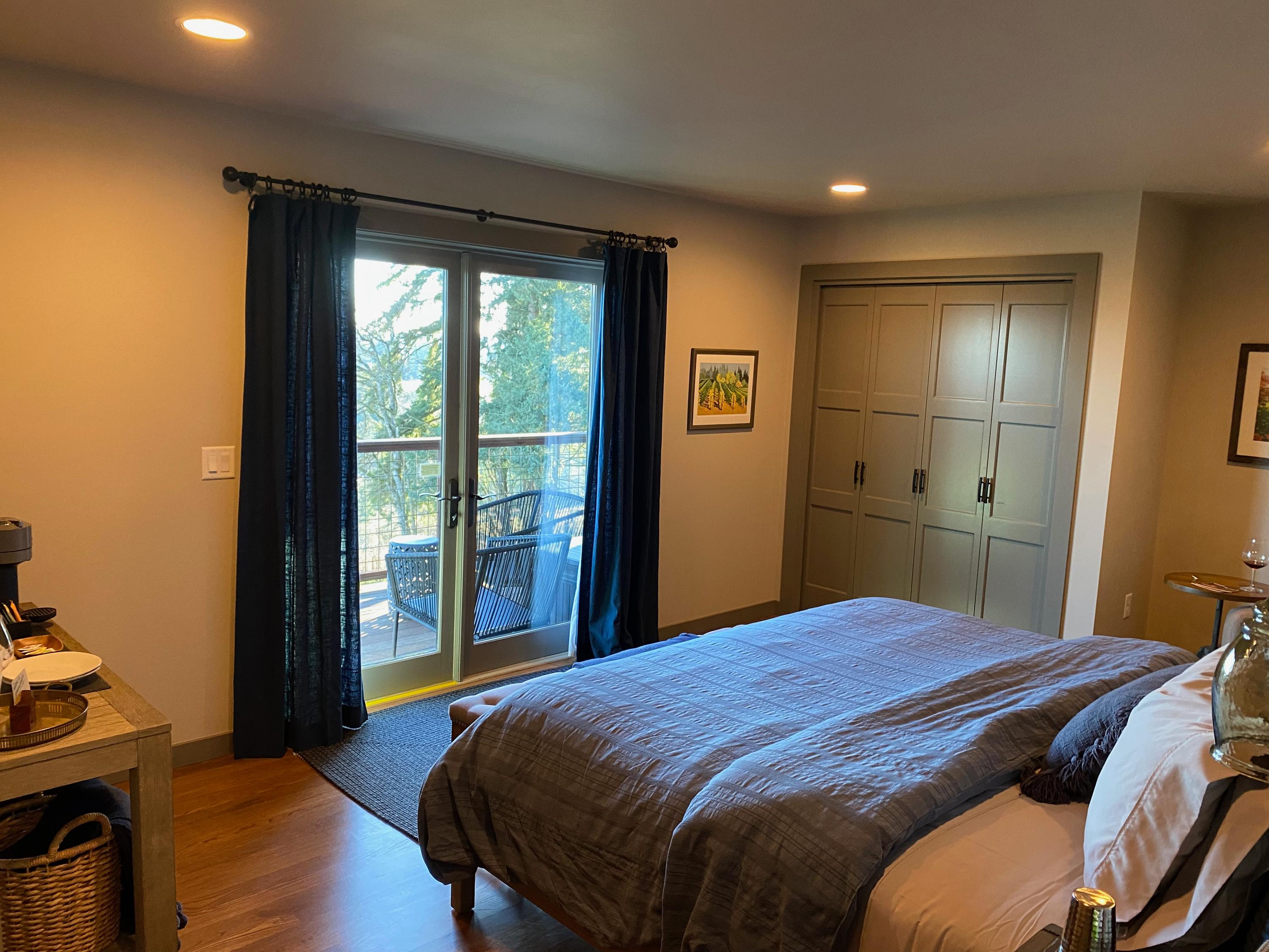 All Rooms have access to vineyard deck and views