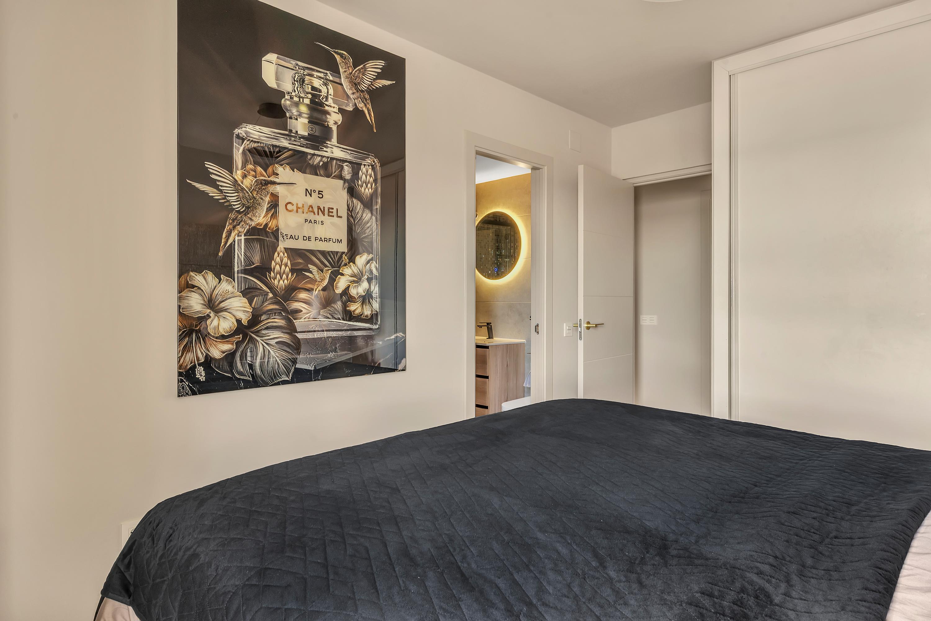 Elegant ingerichte slaapkamer waar comfort en design samenkomen