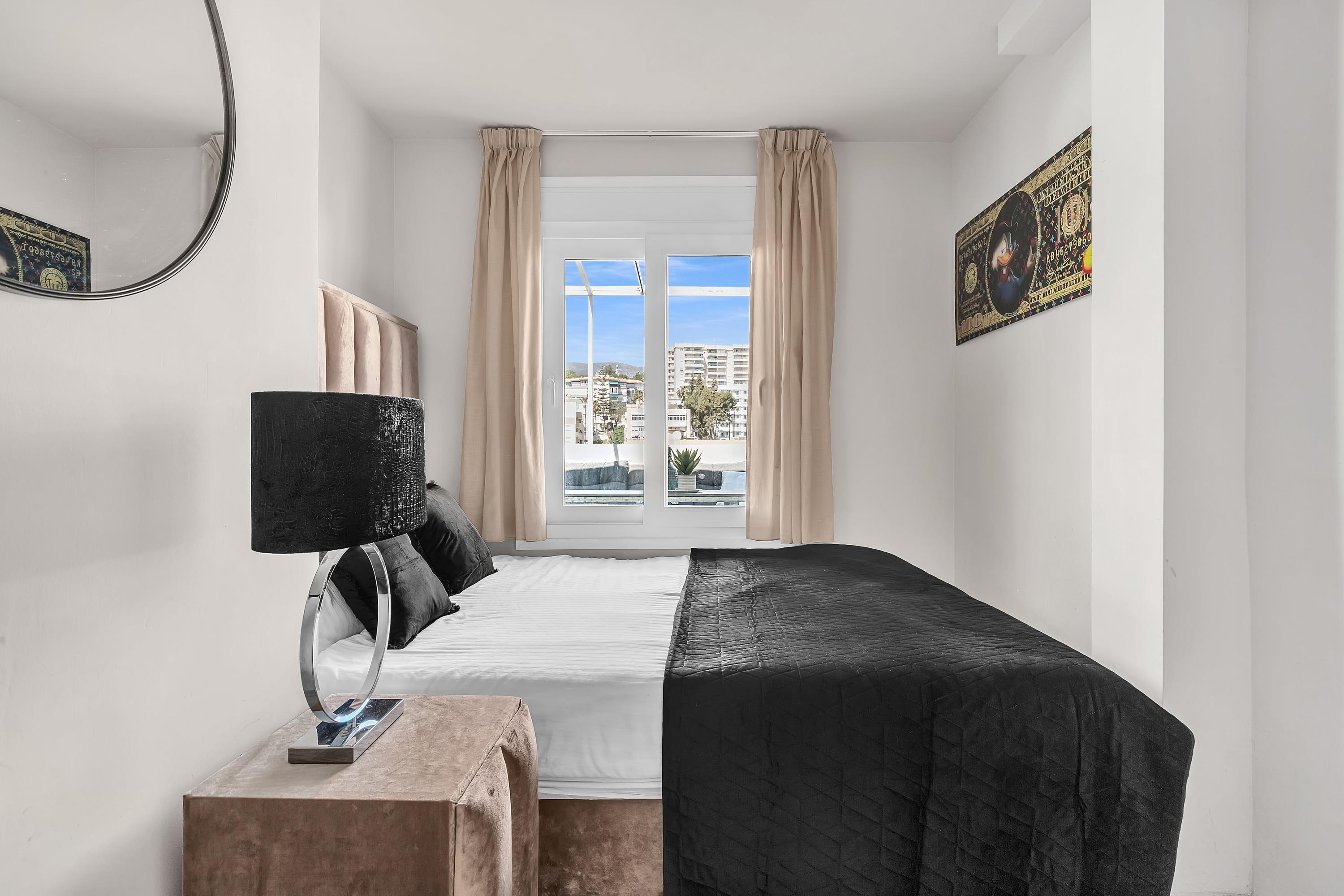 Slaapkamer met tweepersoonsbed 
