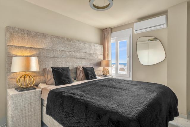 Moderne slaapkamer met een serene en verfijnde uitstraling