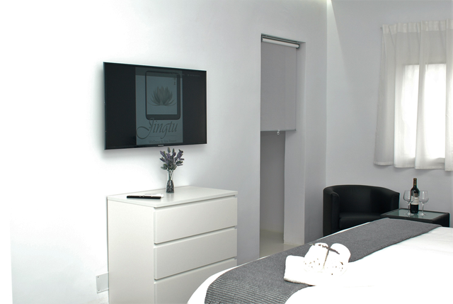 A serene balance of comfort, elegance, and simplicity.