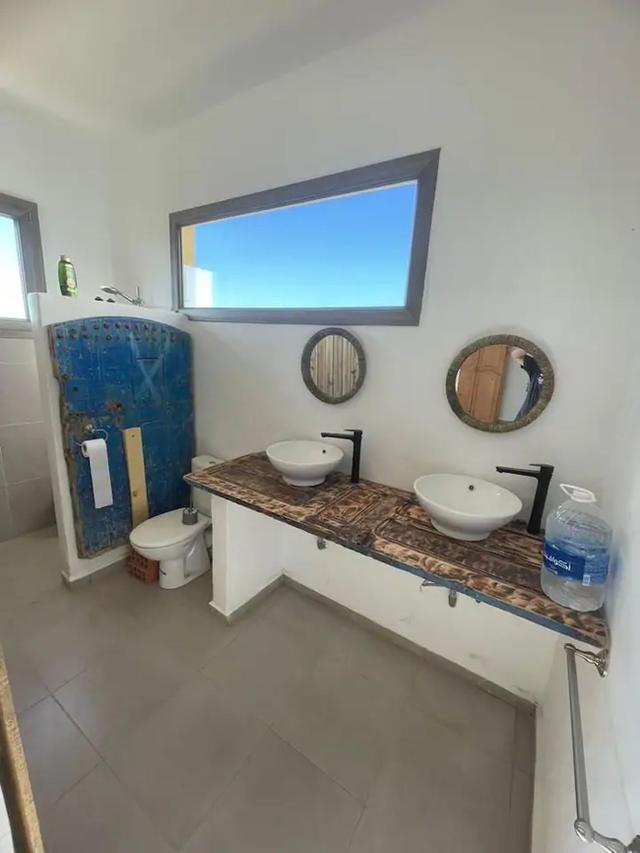 BATHROOM ROOM 2